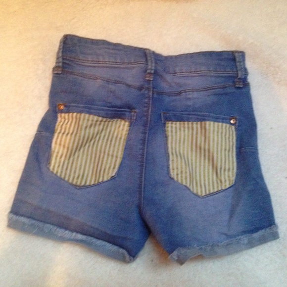 High rise jean shorts💙 - Picture 2 of 2